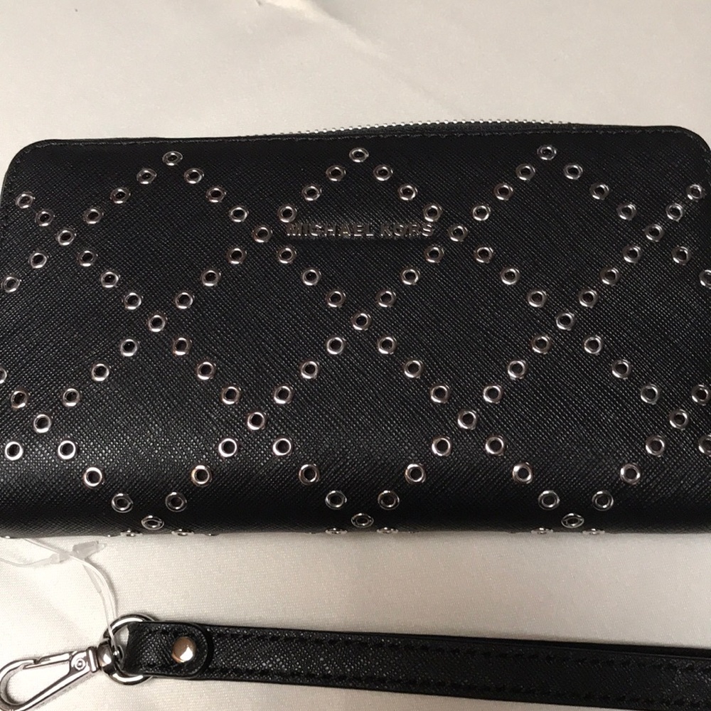 NEW Michael Kors black clutch cell tech friendly